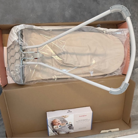 NIB Baby Bjorn Bouncer Balance Soft Beige - Picture 10 of 15